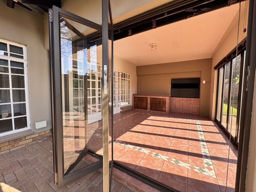 4 Bedroom Property for Sale in Wilkoppies North West